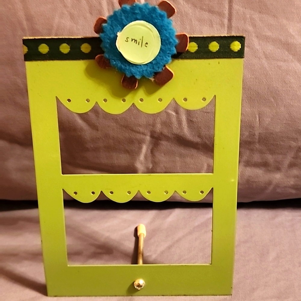 Earrings holder